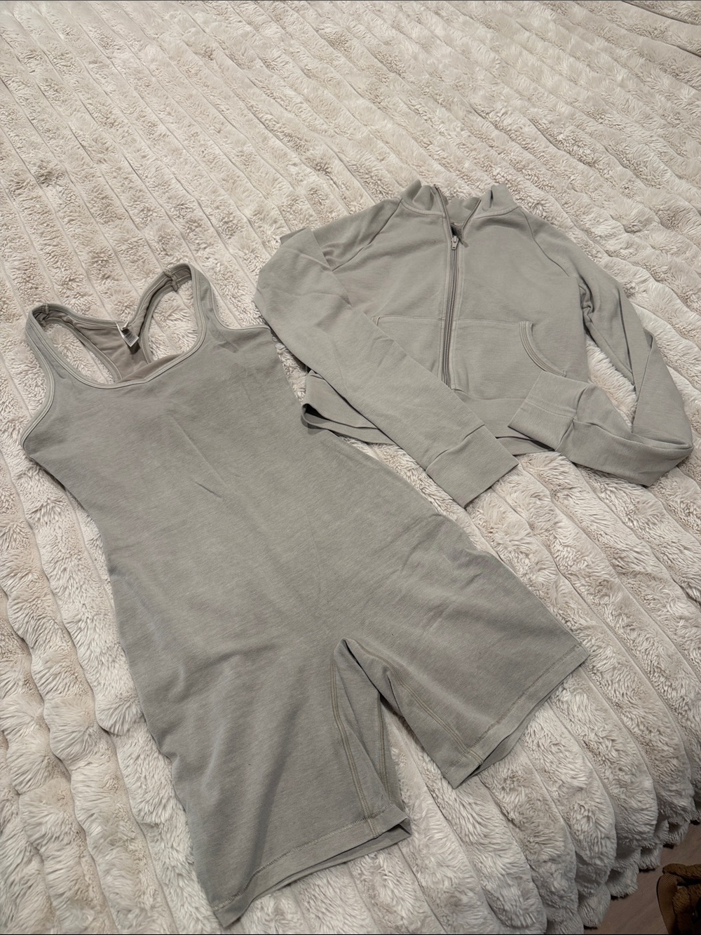 SKIMS OUTDOOR SET